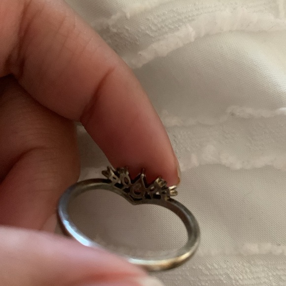 Retired Tiara Chevron Ring 🩷👑 - Picture 4 of 5
